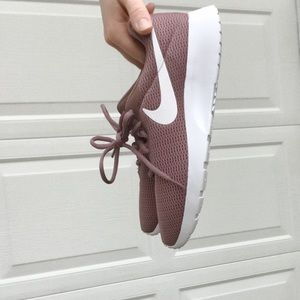 Nike Tanjun NWB